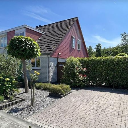 Vakantiehuis Op Villapark Oesterbaai Aan Zee , Met Speeltuin Grenzend Aan De Tuin Wemeldinge Exterior photo