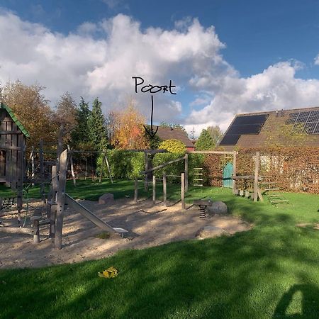 Vakantiehuis Op Villapark Oesterbaai Aan Zee , Met Speeltuin Grenzend Aan De Tuin Wemeldinge Exterior photo