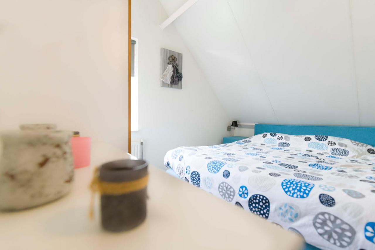Vakantiehuis Op Villapark Oesterbaai Aan Zee , Met Speeltuin Grenzend Aan De Tuin Wemeldinge Exterior photo