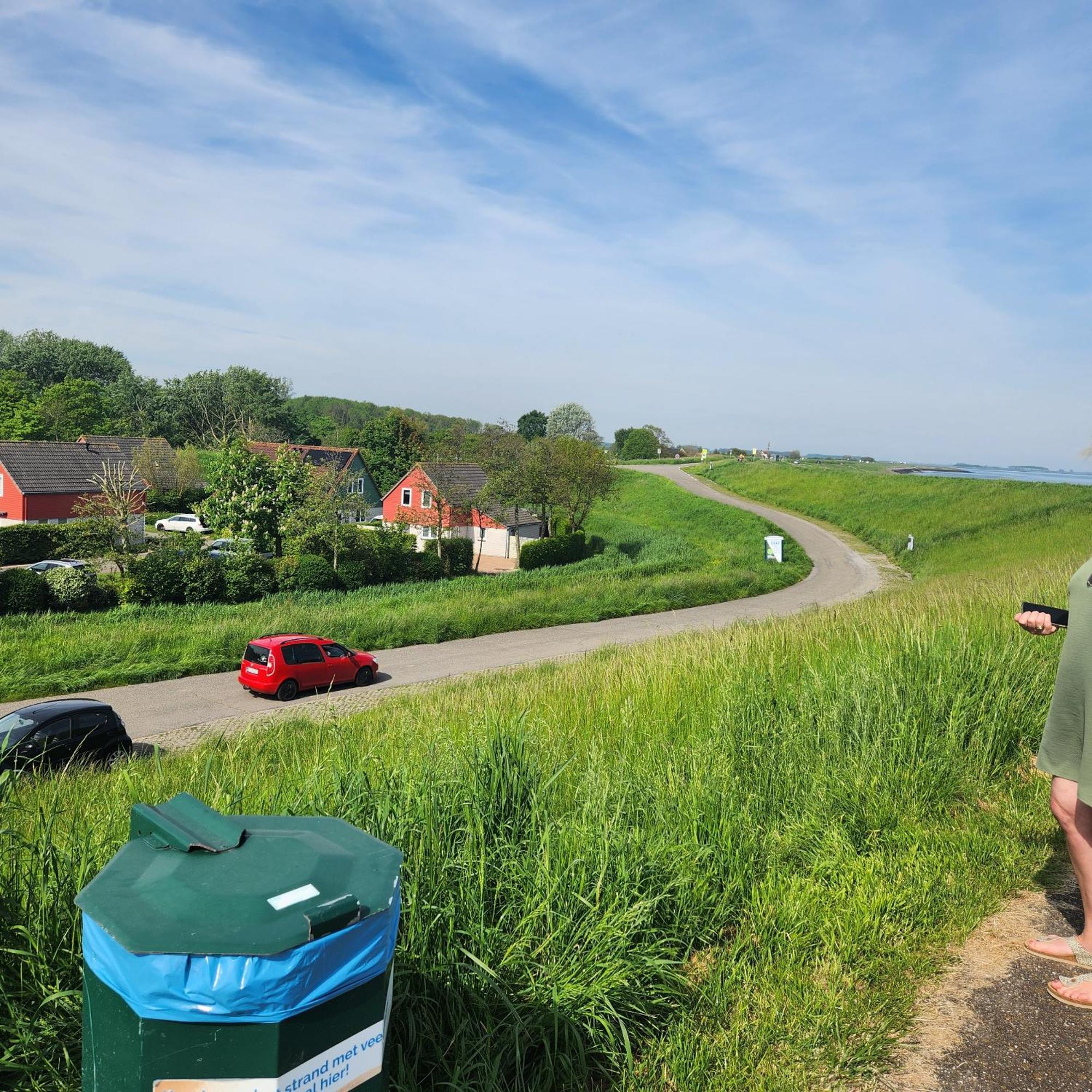 Vakantiehuis Op Villapark Oesterbaai Aan Zee , Met Speeltuin Grenzend Aan De Tuin Wemeldinge Exterior photo