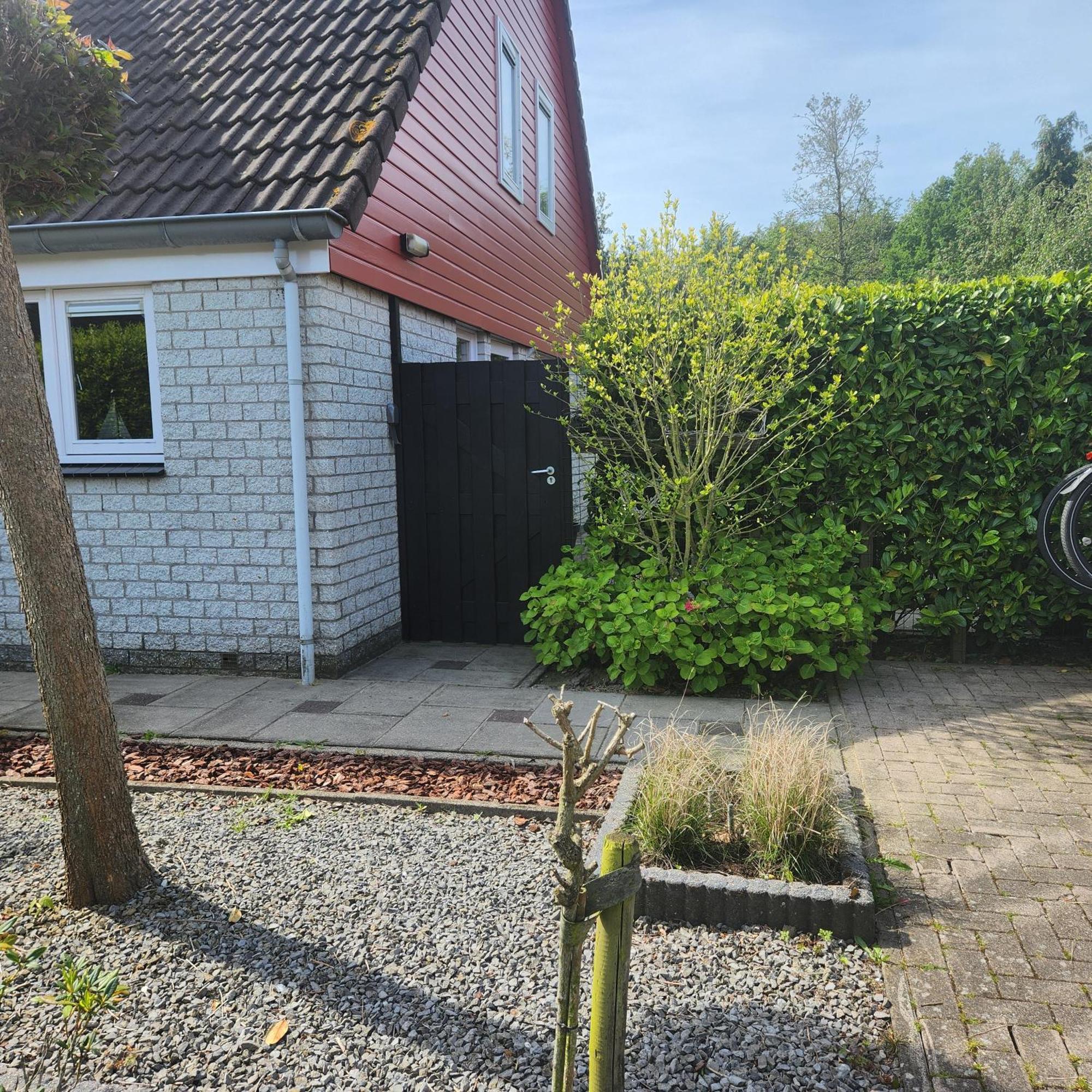Vakantiehuis Op Villapark Oesterbaai Aan Zee , Met Speeltuin Grenzend Aan De Tuin Wemeldinge Exterior photo